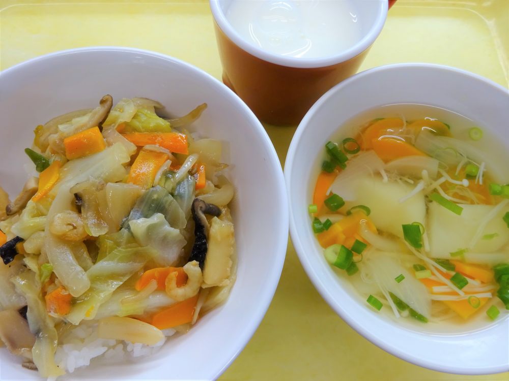 中華丼

じゃがいものスープ

牛乳
