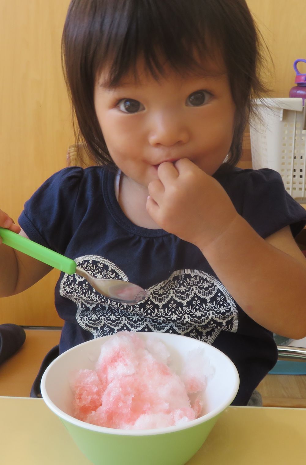 わたしも　おかわり♡
　　　あかいろ　いちごあじ🍓