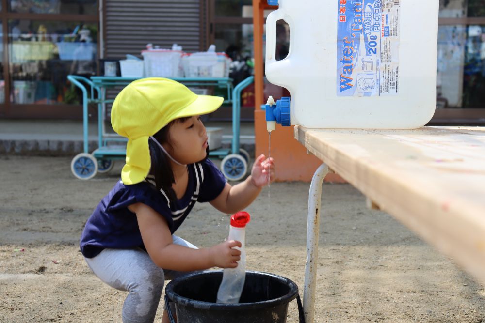 水が入れたい・・・
2歳児♡
