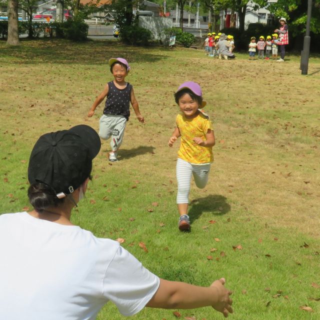 公園でかけっこ