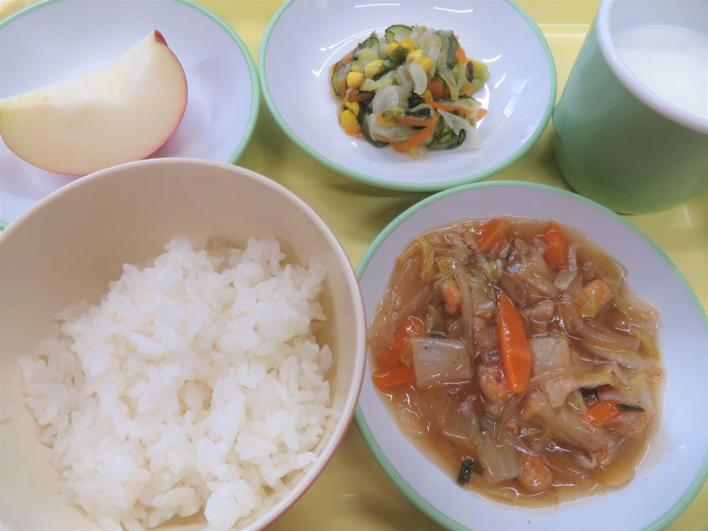 ご飯

八宝菜

あまずわかめコーン

りんご

牛乳