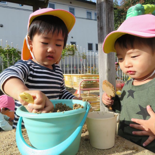 １歳児さん・・何やら・・何やら・・