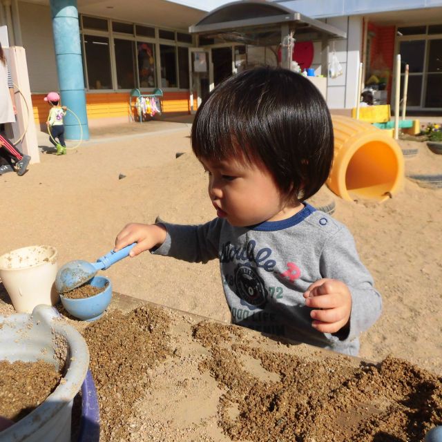 １歳児さんのドロンコ遊び