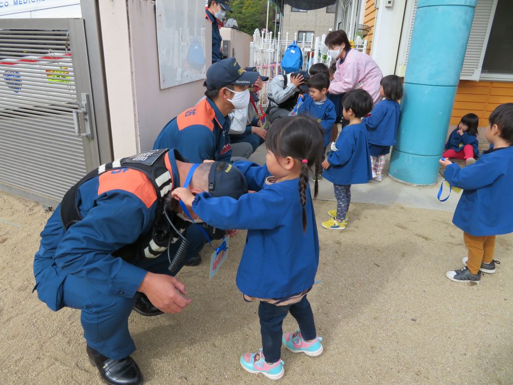 そして・・そして・・お別れの時😢
子どもたち・・・・名残惜しそうです(>_