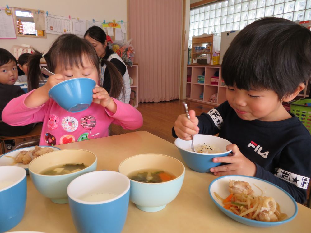 2歳児さんが掘ったお芋ご飯( ^o^)ﾉ
おいしかったね～（＊＾－＾＊）