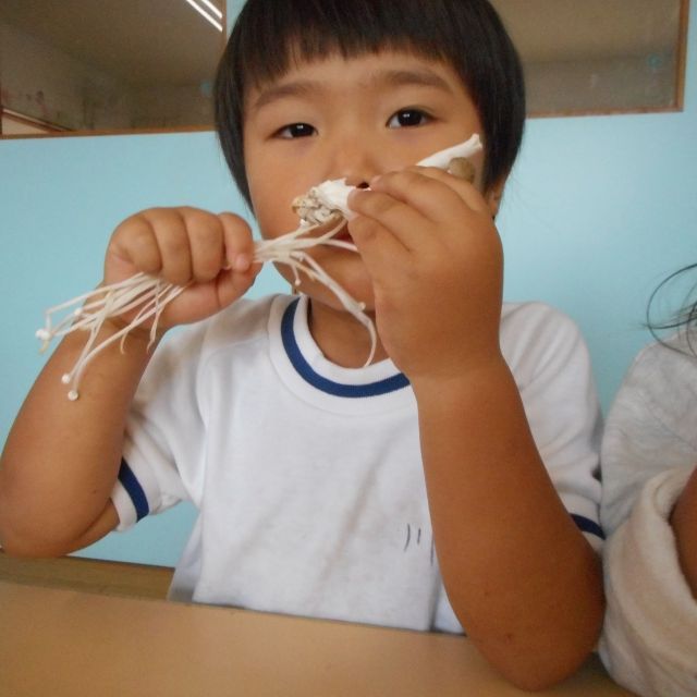 ＊　給食時間の様子　（ゆめはうす認定こども園）　＊