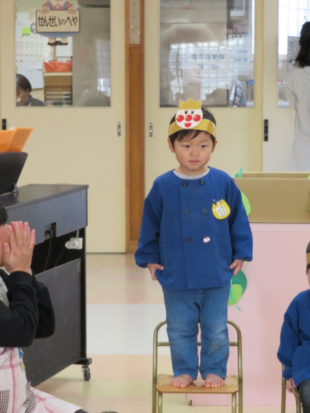 毎月楽しみにしているお誕生日会!
11月にお誕生日を迎えたお友達のご紹介♡
クマ組のMくん。
ちょっぴり緊張です。