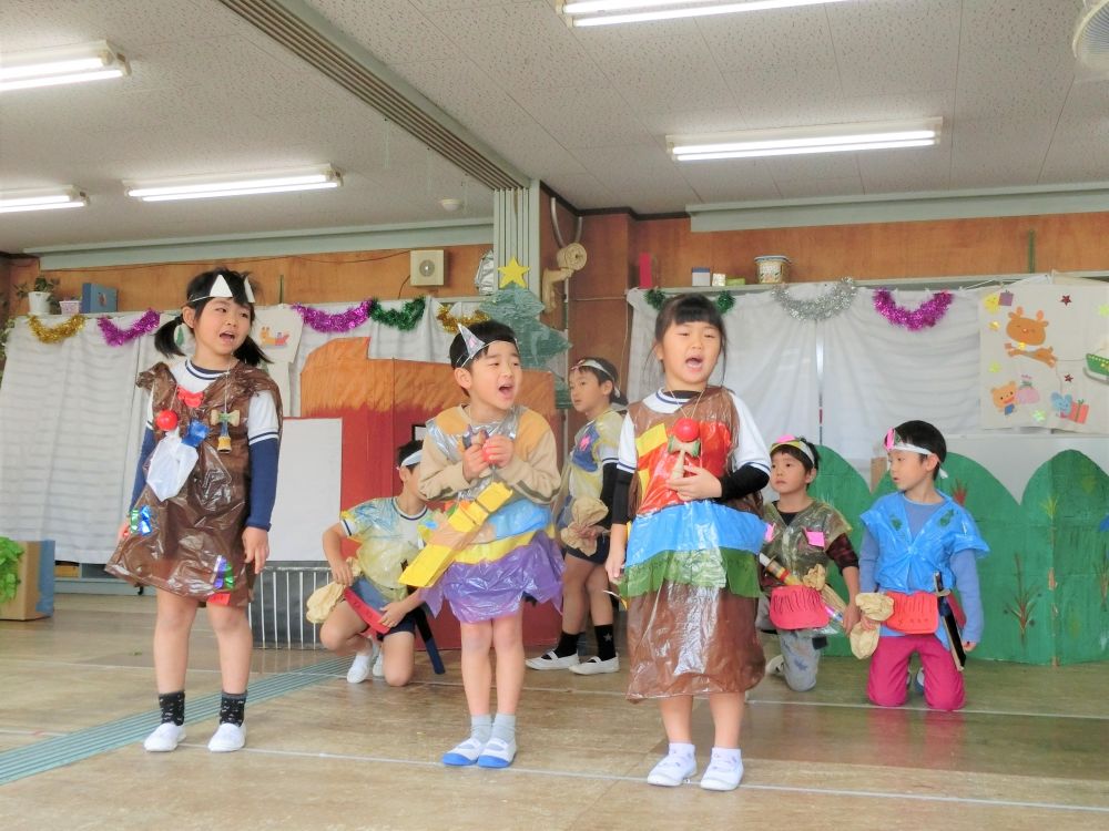 一人じゃない、友だちと一緒なら・・・
恥ずかしい気持ちも
立て直して、やりきる力に変わっていきます。