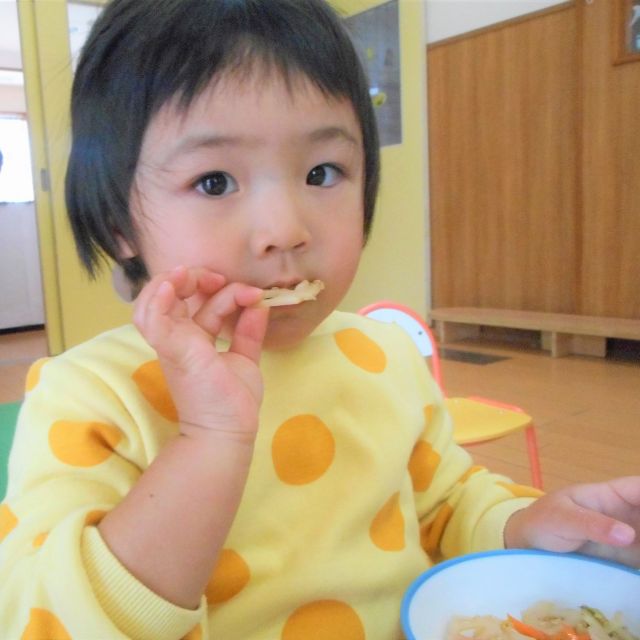 ＊　給食時間の様子　（ゆめはうす認定こども園）　＊