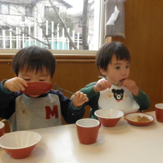 ＊　給食時間の様子　（あいはうす）　＊