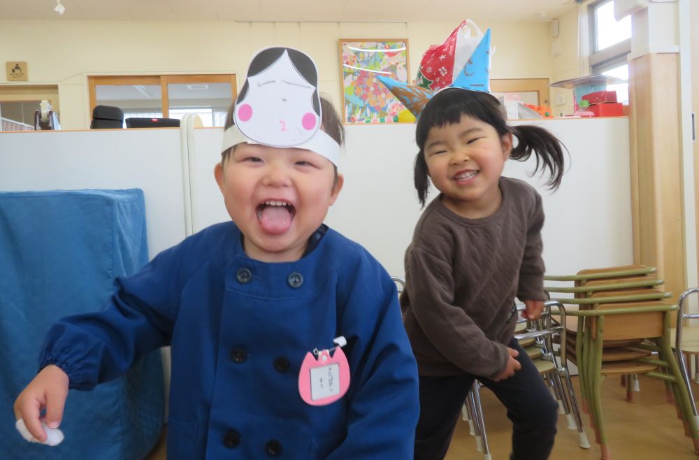 ”おに”と”ふく”になって、
　　まめをまいたり・・・踊ったり・・・♪
　　ベイタウンの企業のみなさん、
　　　”ふく”を届けに行きます！楽しみに待っててね👹