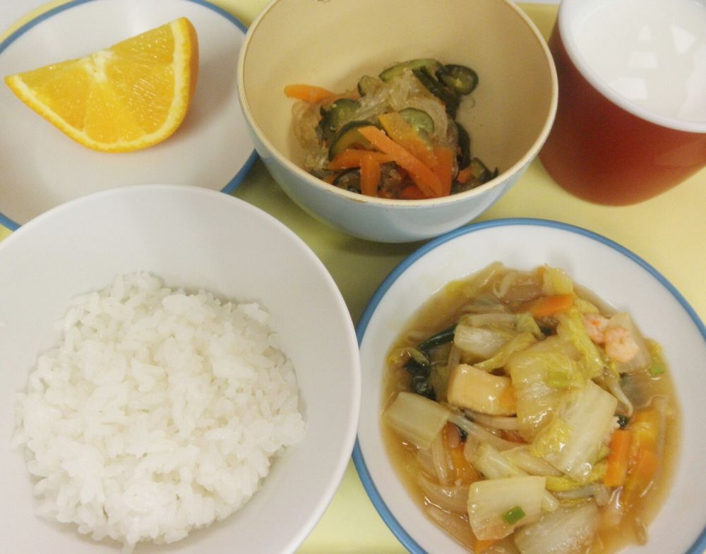 ご飯

八宝菜

春雨酢の物

オレンジ

牛乳