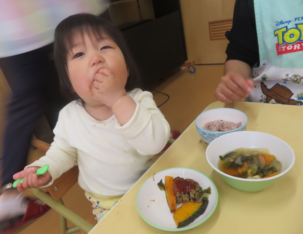 お祝い給食🍴🎊
　　おいしいね💖