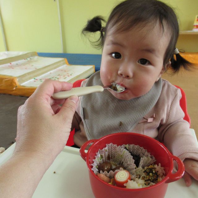 ＊　０歳児　はじめてのお弁当の日♪　＊