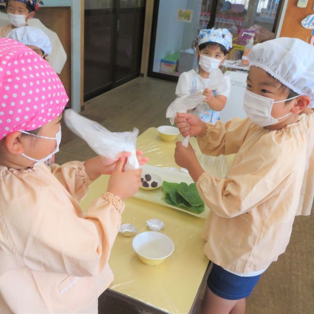 ＊　５歳児　クッキング　（門田認定こども園）　＊