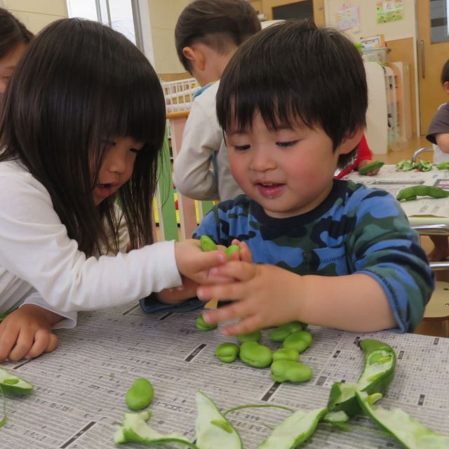 ＊　給食時間の様子　（すいみい保育園）　＊