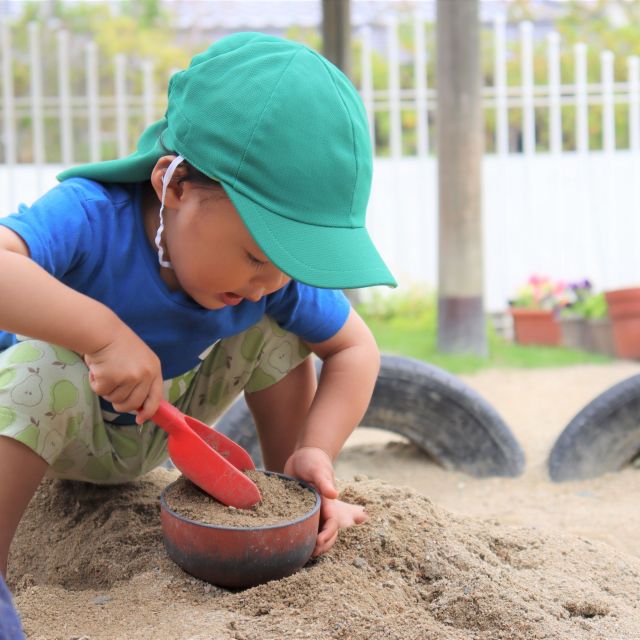 ＊　１歳児　園庭遊び　＊