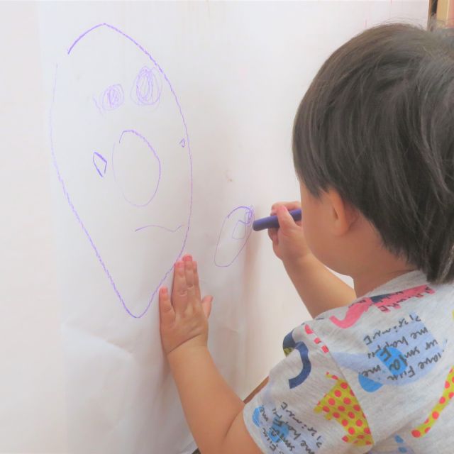 ＊　2歳児　“クレヨン”っておもしろい　＊