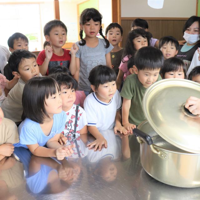 ＊　５歳児　お泊まり保育【たまねぎ染め①】　＊