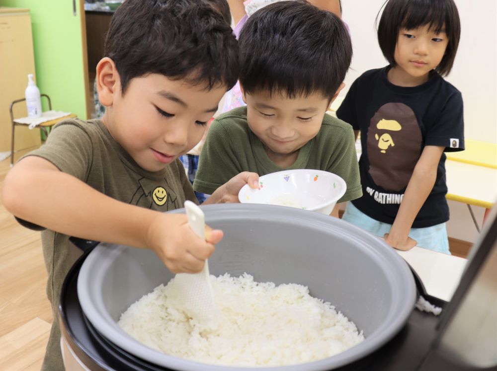 いよいよ夜ご飯♡

食べられる量を自分で盛り付け・・
