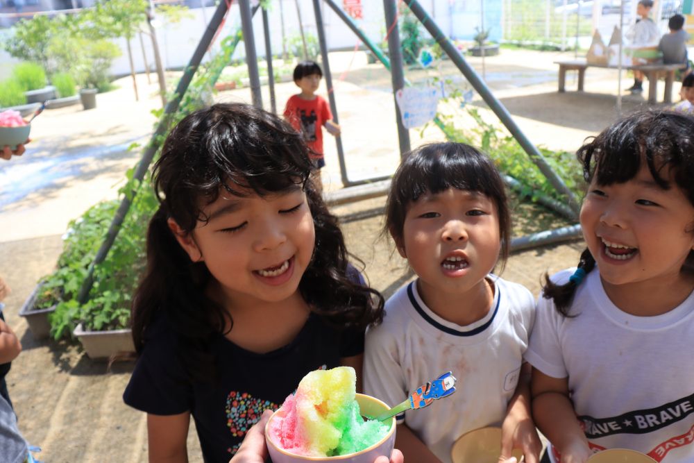 よし、子ども達もみんな食べたし
次は職員も・・・

子ども達「えぇ～、何それ？ずるいぃ～！」