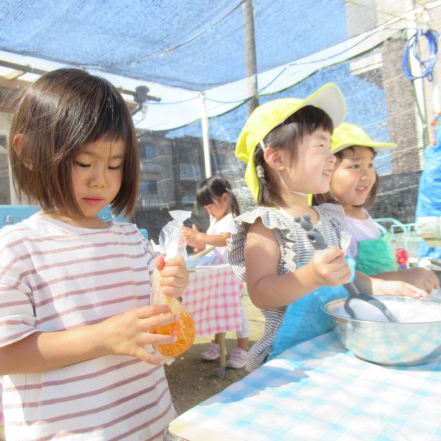 ＊　３歳児　色水の楽しみ方　＊