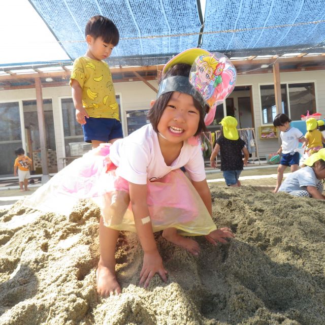 2歳児　砂場がきたよ！