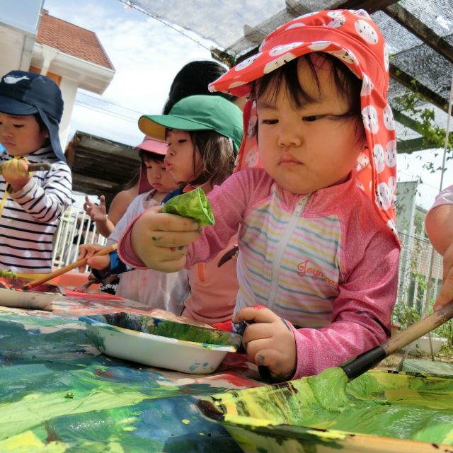 えのぐあそび　～ヒヨコぐみ　１歳児～