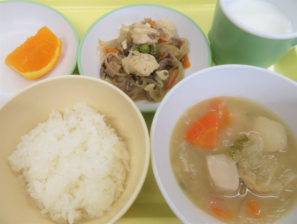 麦ご飯

煮豆腐

切干大根のみそ汁

オレンジ

牛乳