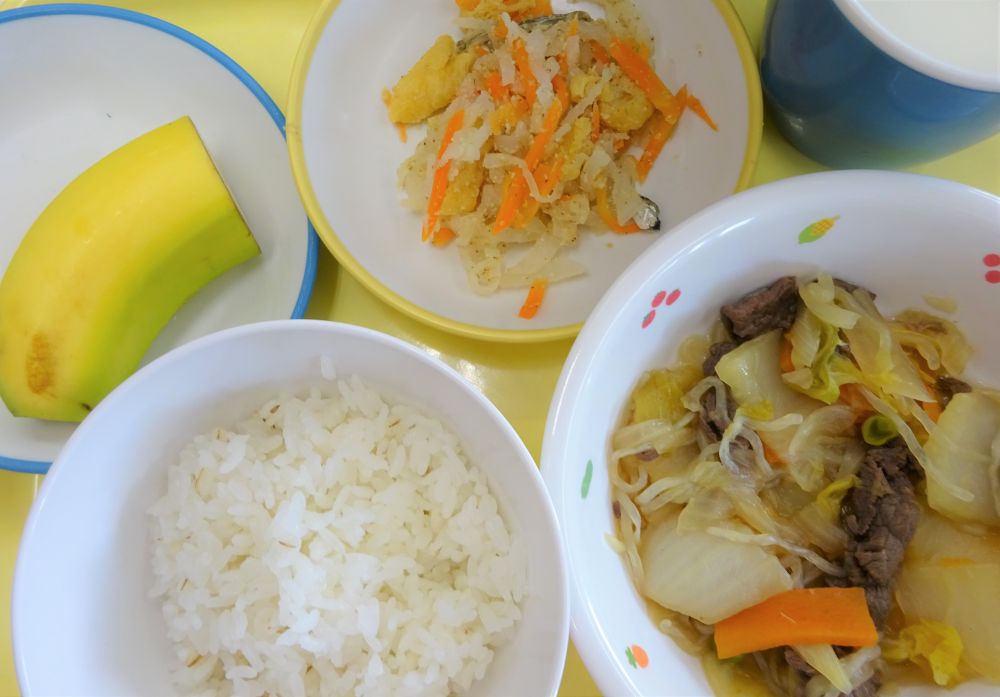 麦ご飯

すき焼き風煮

源平なます

バナナ

牛乳