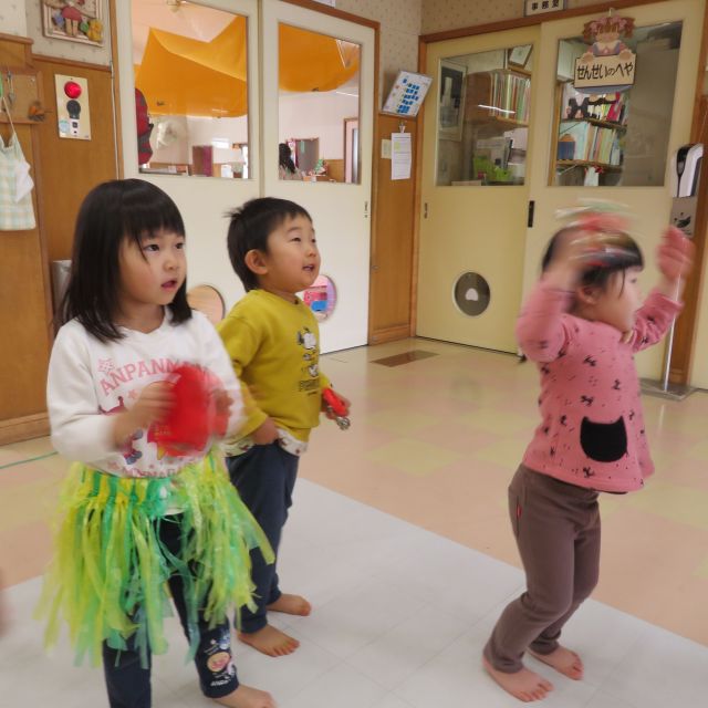 楽器遊び　～２歳児　クマ組～