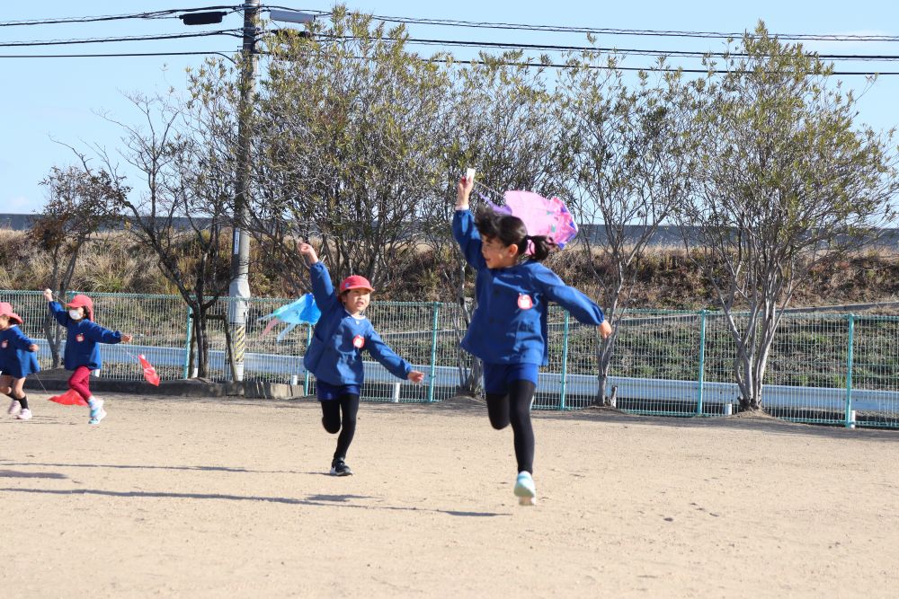 公園へ着いたらみんな元気いっぱいに走ります

とってもいい顔☆