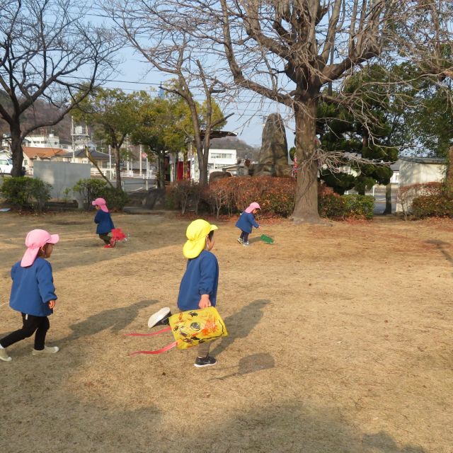 公園で、たこあげ