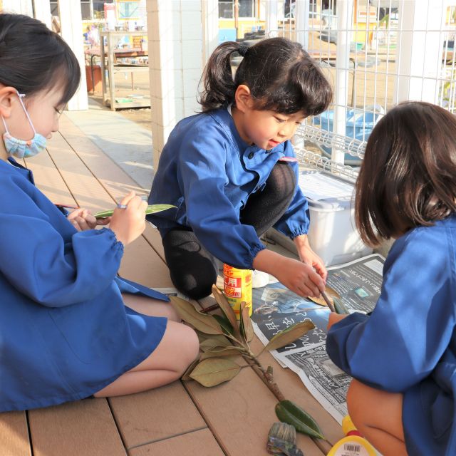 ＊　5歳児　自然物の食べ物屋さん　＊