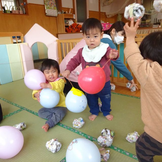 節分ごっこ　　　～0歳児　ウサギ組～