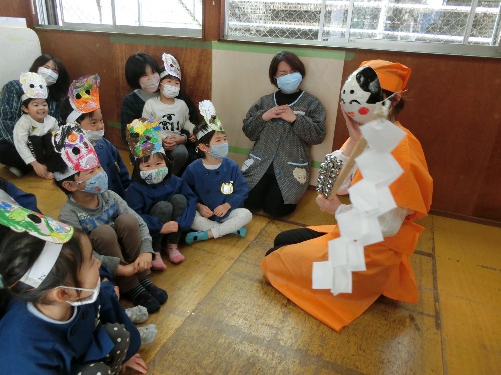 はりつめた空気の中
登場したのは、『鬼』ではなく
『福の神』

ホッと気がゆるみ、笑みを浮かべる子ども達