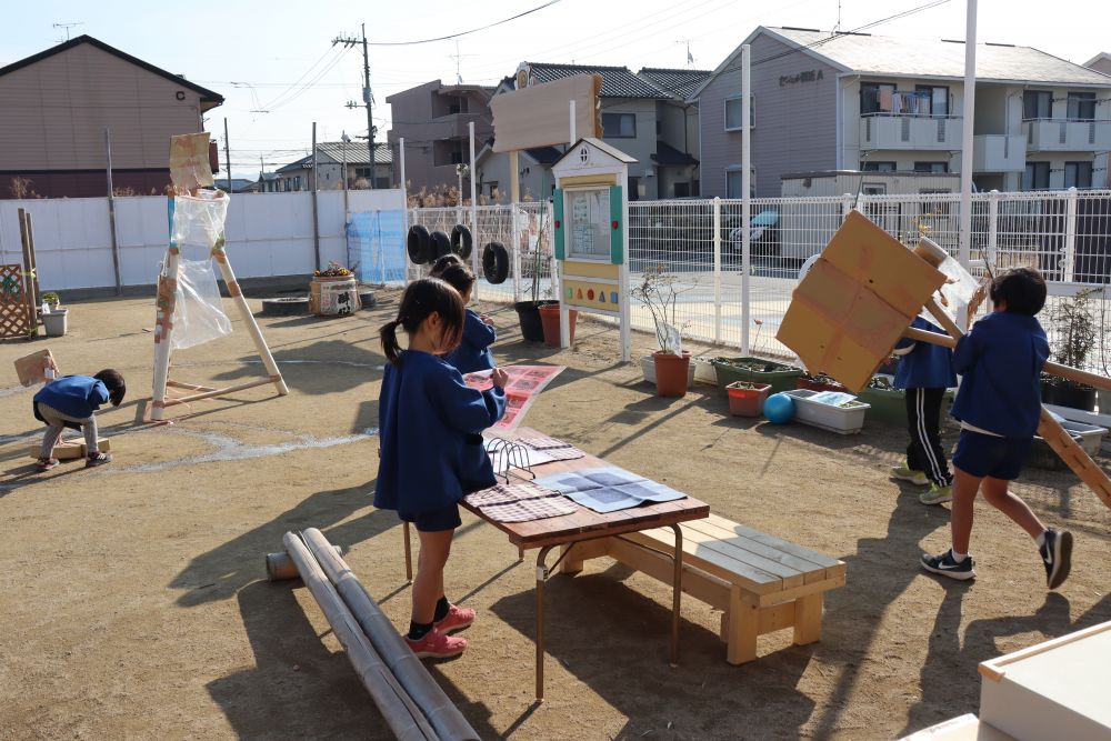 今日は待ちに待ったお誕生日会☆

４歳児ゾウ組と５歳児キリン組
この日のために自分達で考えた遊びを準備して
みんなで楽しもう！

朝から準備で大忙し
子ども達の顔はみんなキラキラ☆
