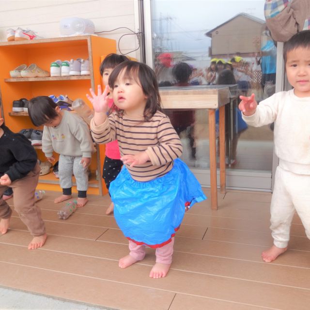 ＊　１歳児　踊るって楽しい　＊