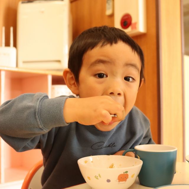 ＊　2歳児　給食　　＊