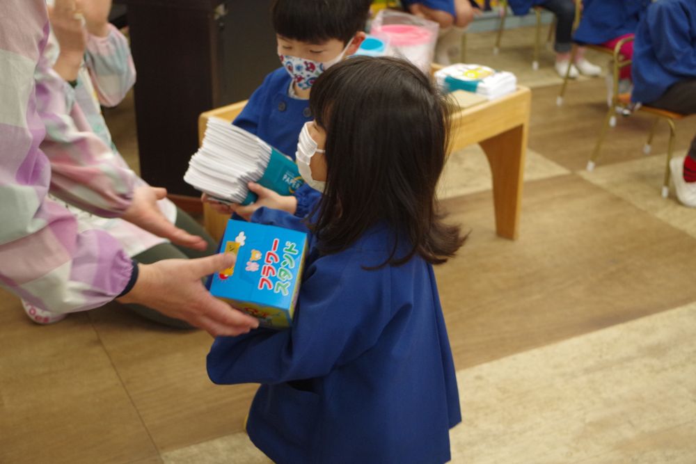 毎日欠かさず保護者の方が
子どもたちのために記入してくれた
健康観察のおかげで
ぼくたち元気で過ごすことができました。