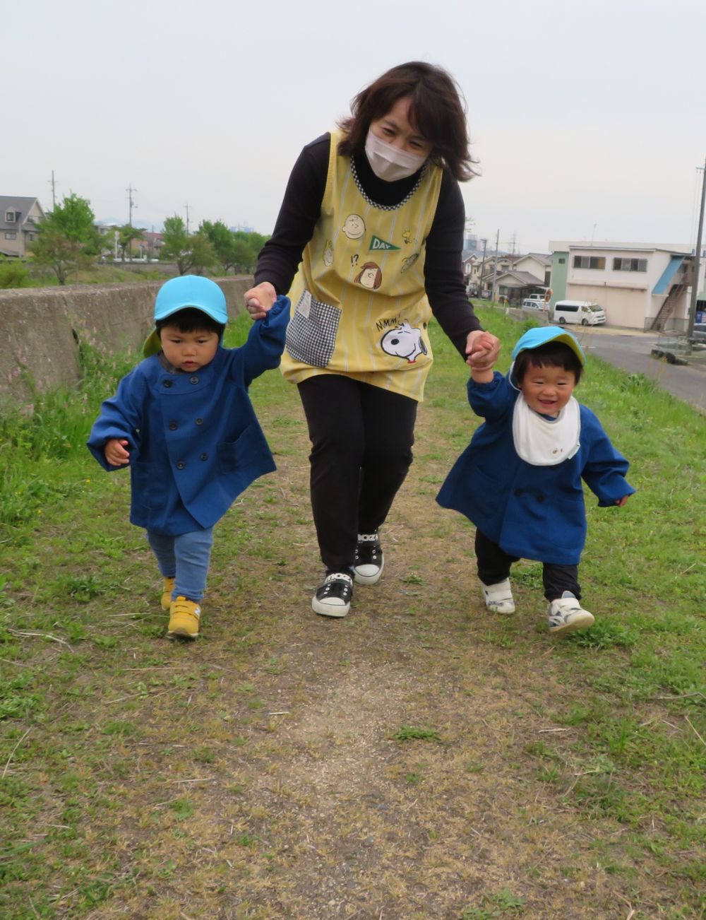 ヒヨコ組さん、目的地まで
かけ足　よーいどん！