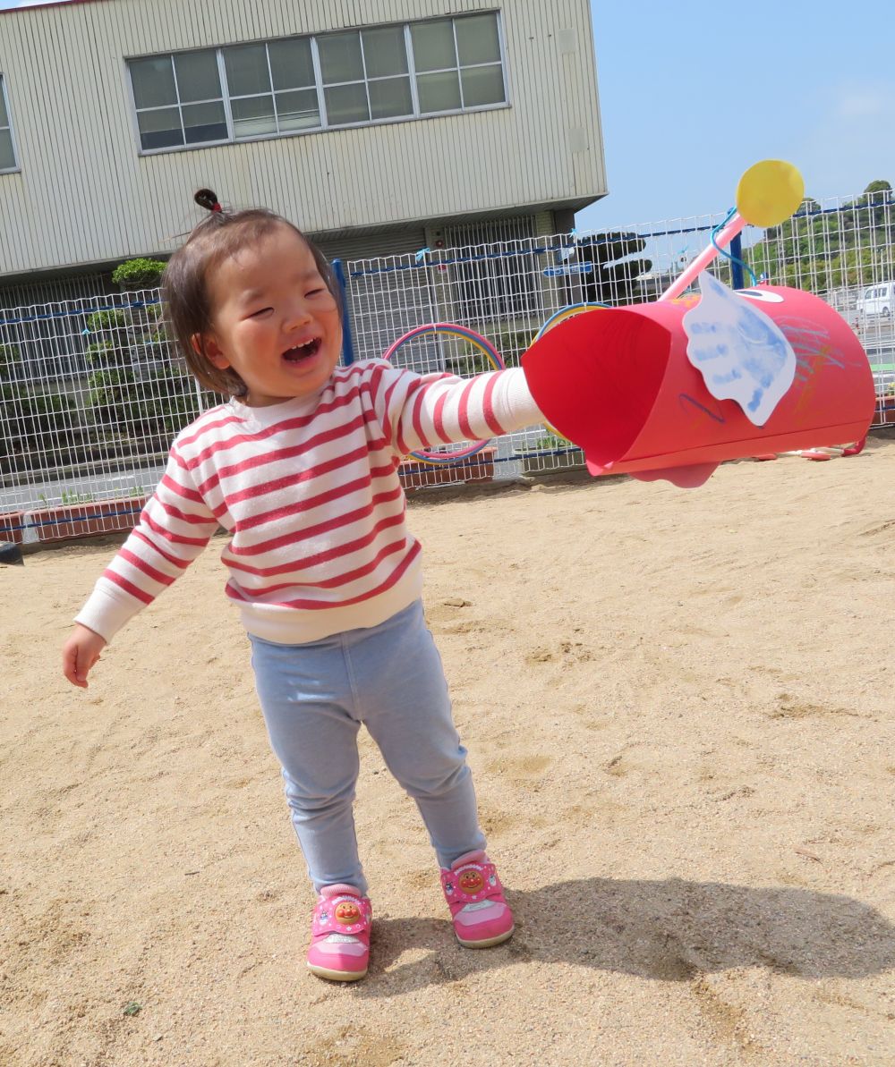 こいのぼりが泳いでる🎏
　こいのぼりに、風が吹き抜けて・・・