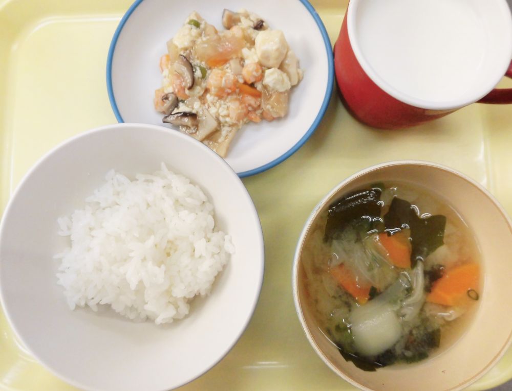 ご飯

豆腐の五目炒め

春キャベツのみそ汁

牛乳