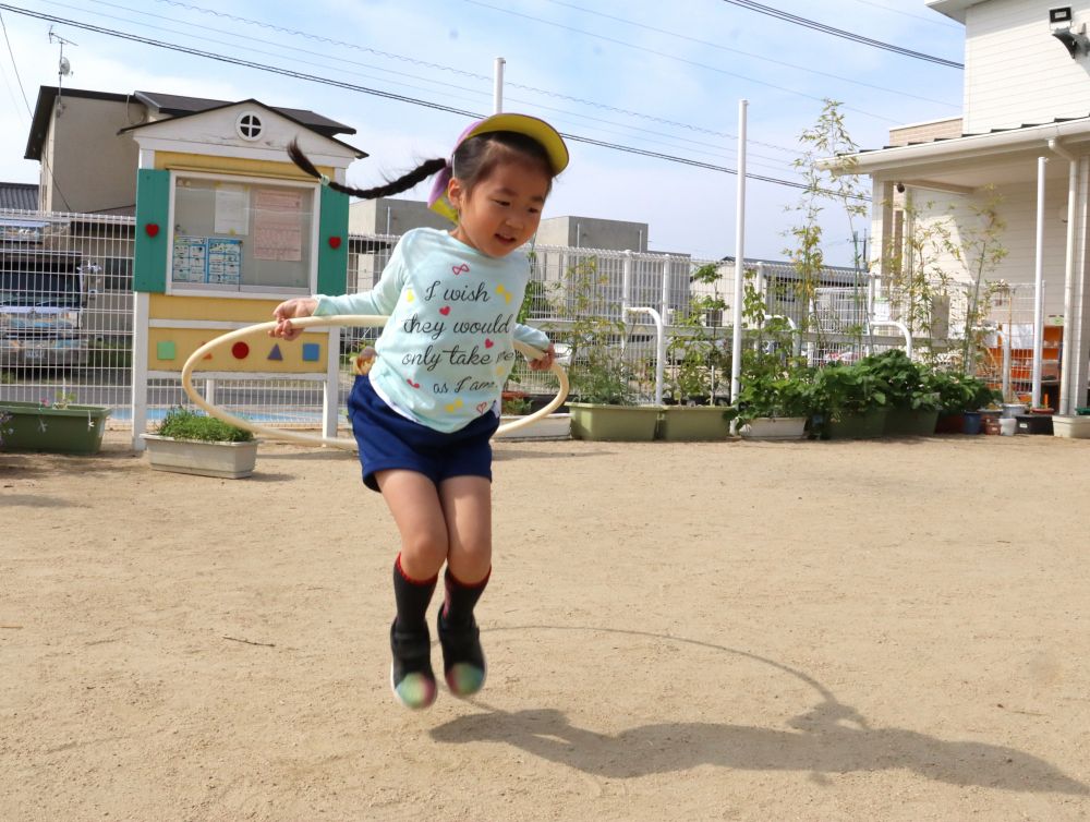 5月のある日・・

「みて！」　「飛べるようになったんよ！　数えて！」
そう言って自信満々に飛んでみせてくれた♡