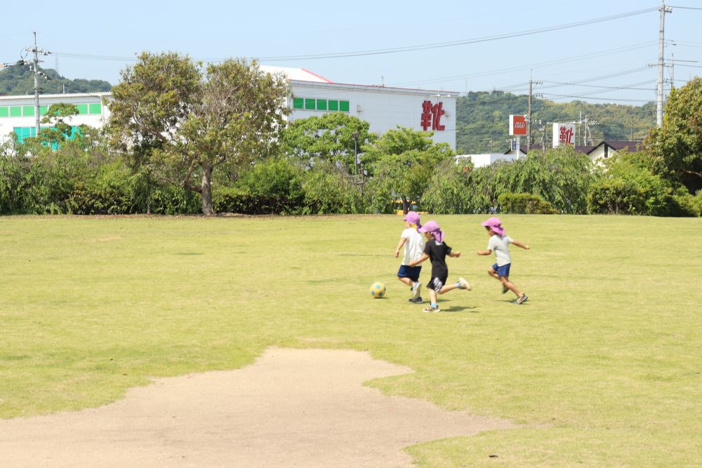 今日はほぼ貸切状態
芝生の広場では思い切り体を動かしてサッカーを楽しみました

