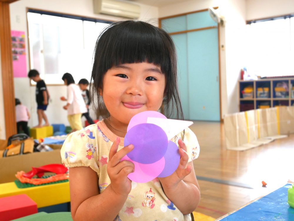 Yちゃんは・・・
『Ｙちゃんの好きな色、いっぱい重ねてみた！ピンクとムラサキよ♡』
好きな色で楽しむのもイイね

みんなの個性輝く七夕飾りの完成です