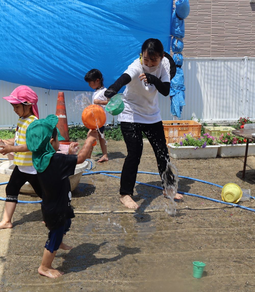 先生　ｖｓ　Ｋくん

先生も童心に戻って子どもと一緒に、
本気で遊ぶ！！

先生が一番楽しそう・・・♡