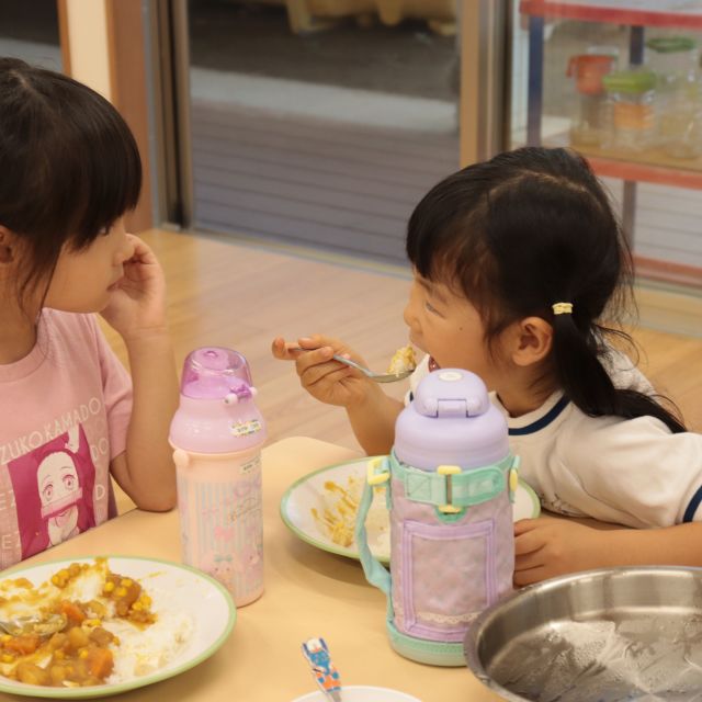 ＊　5歳児　お泊り保育　カレー喫食　＊