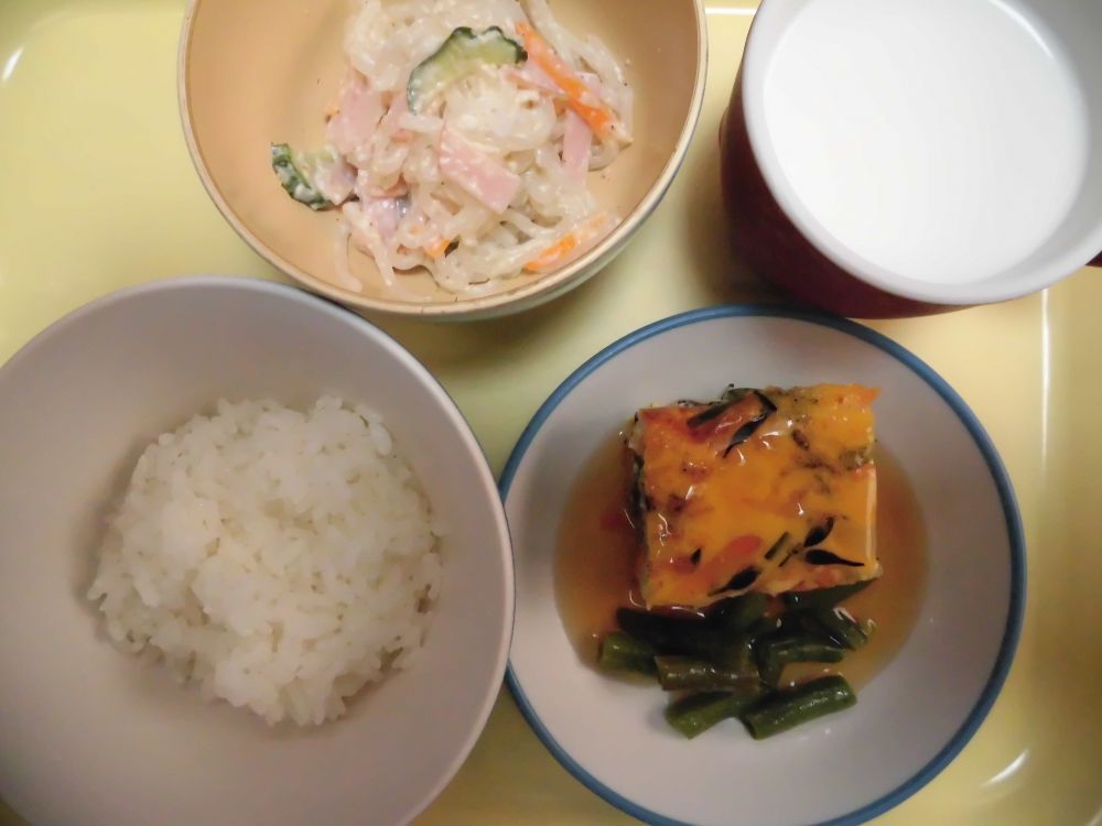 ご飯

あんかけ卵焼き

いんげんのソテー

春雨サラダ（マヨ）

牛乳