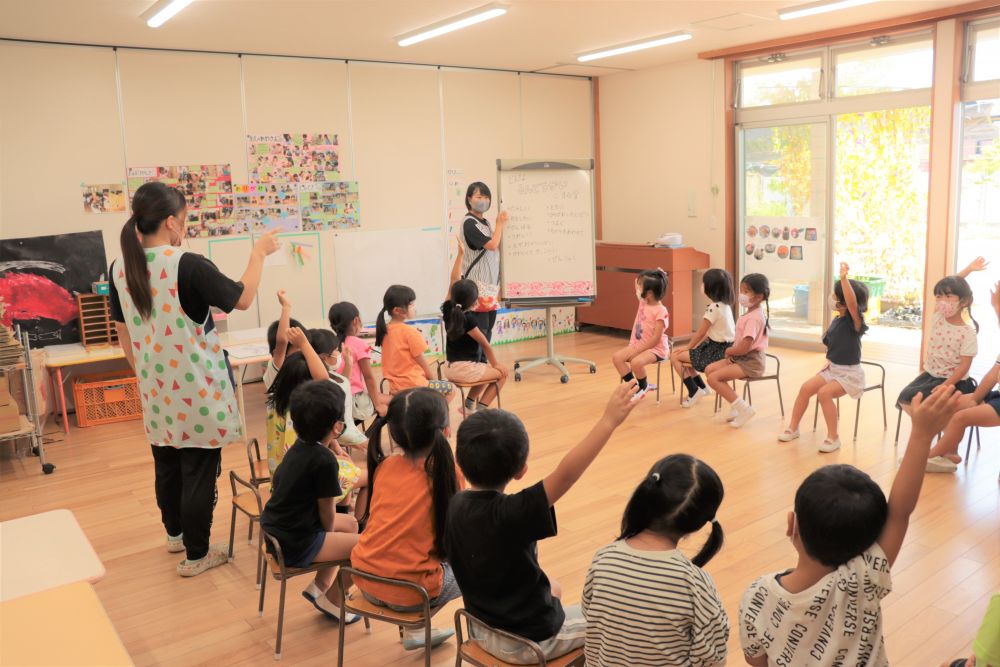 夏休みが明けてクラスで話し合い
今日の議題は約1カ月後にある運動会
それも
「どんな運動会にしたい？」
自分たちの運動会・・　自分たちで決めていきます

・楽しい運動会にしたい
・がんばる運動会にしたい
・みんなが嬉しくなる運動会にしたい・・・

子ども達の様々な思いが出てきます